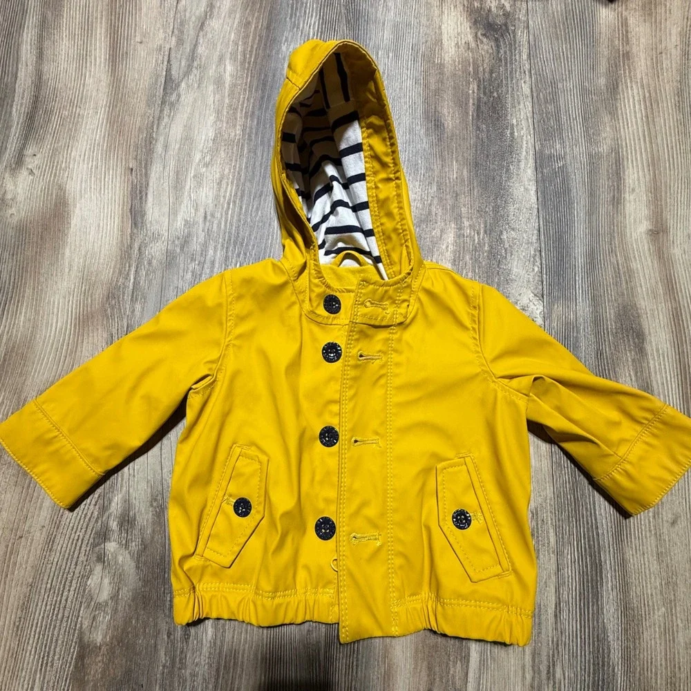 Baby GAP Yellow Hooded Raincoat Jacket Striped Lining 0-6 Months Kids Coastal
